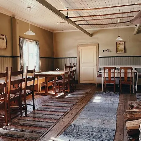 Lantgård Taattisten Tila - Taattinen Farm And Nådendal